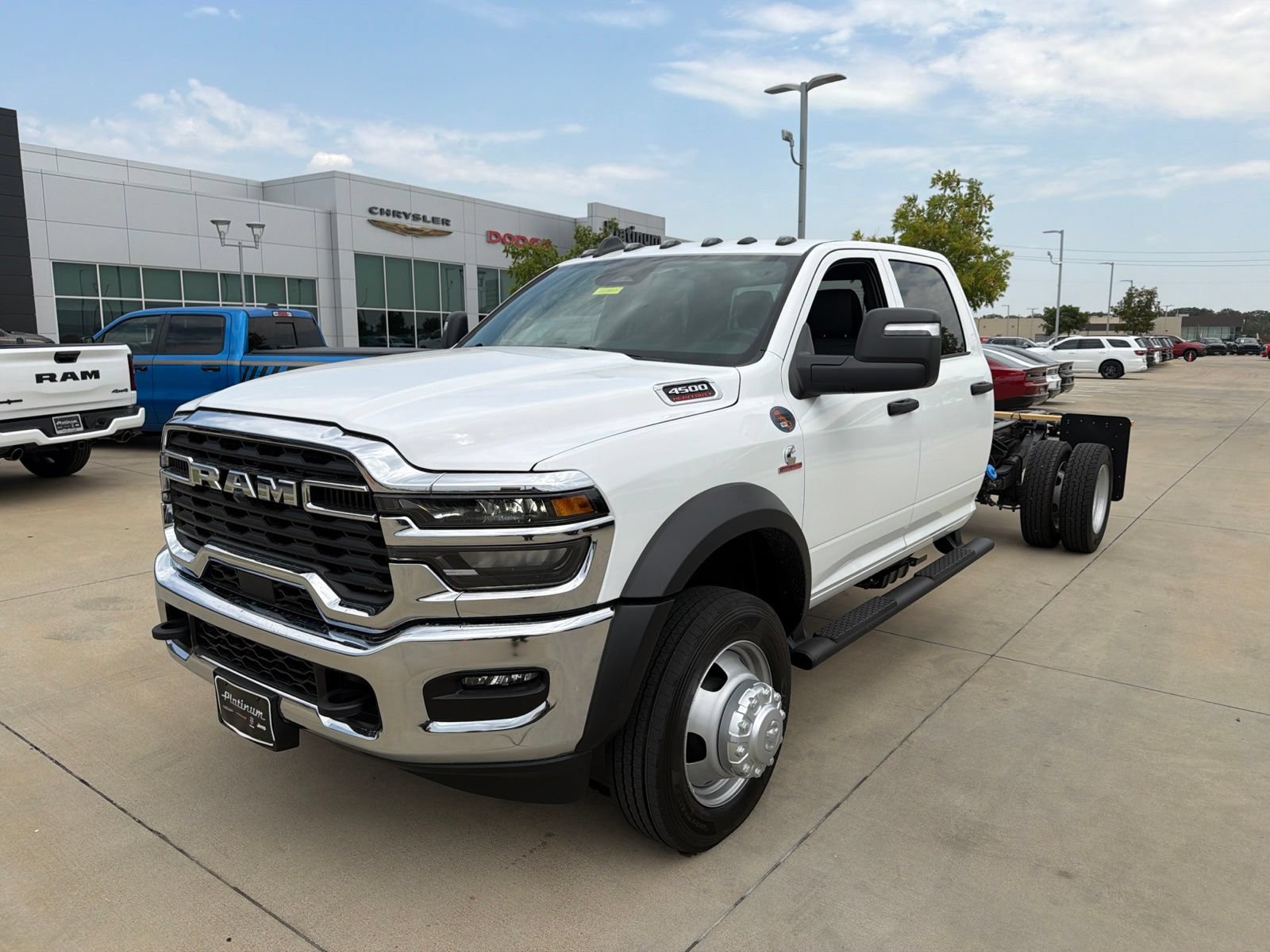 New 2027 RAM 4500 Tradesman w/ Chrome Appearance Group AWD/4WD image 9