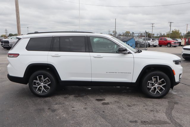 New 2025 Jeep Grand Cherokee L Limited w/ Trailer Tow Package image 3