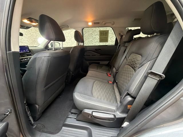 Used 2026 Nissan Pathfinder SV FWD image 16