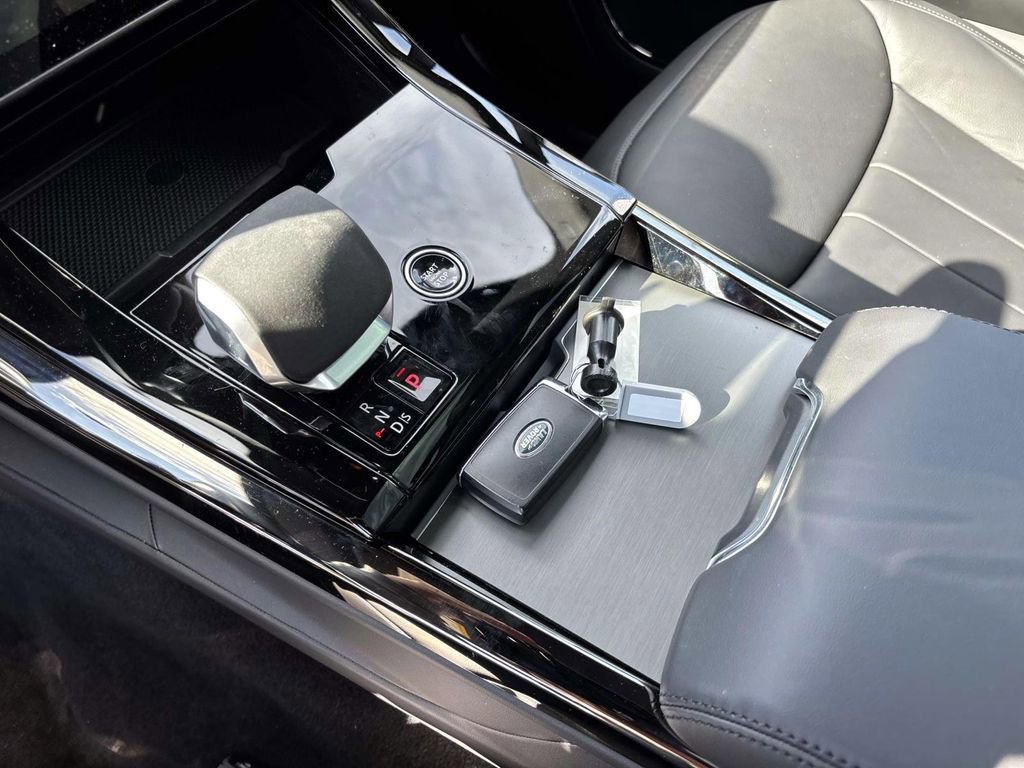 Certified 2025 Land Rover Range Rover Sport image 18