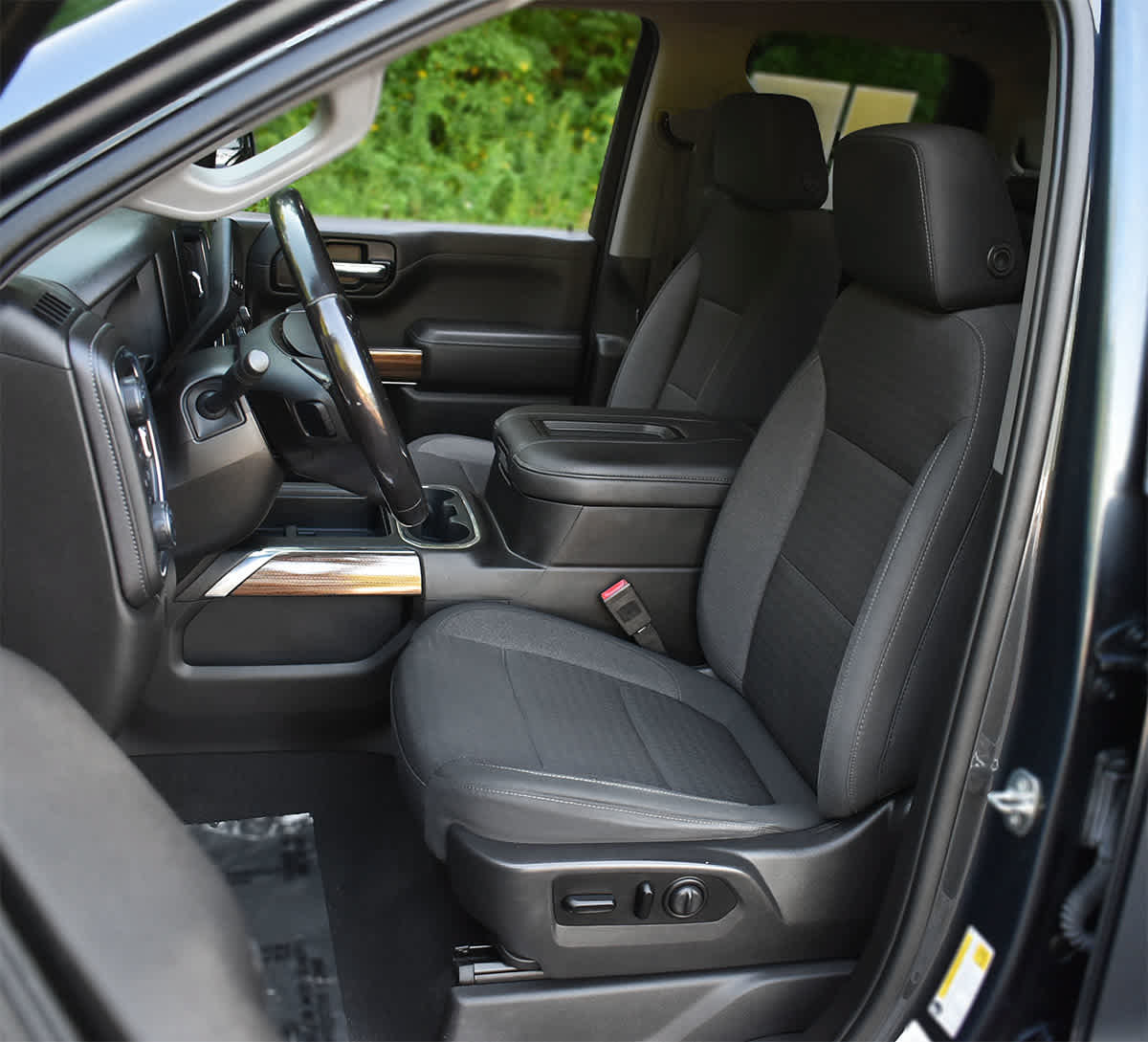 Used 2020 Chevrolet Silverado 1500 RST w/ True North Edition AWD/4WD image 9