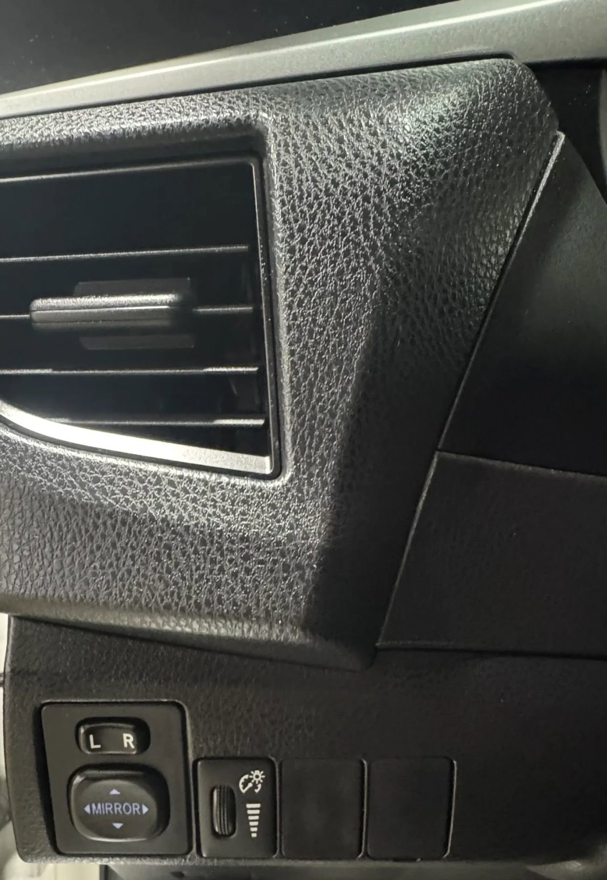 Used 2014 Toyota Corolla L image 28