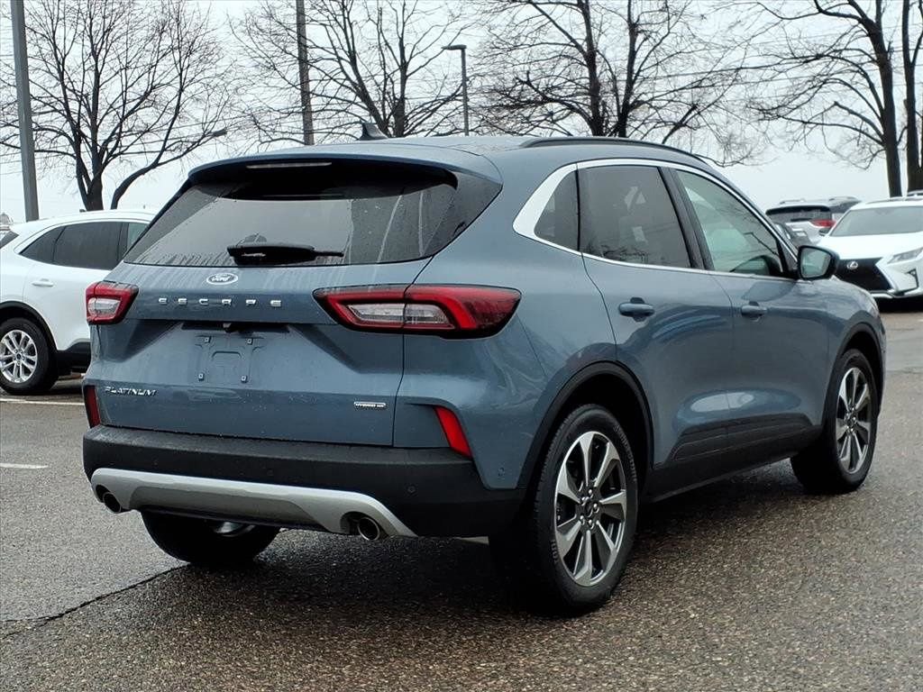 Certified 2023 Ford Escape Platinum w/ Premium Technology Package image 4