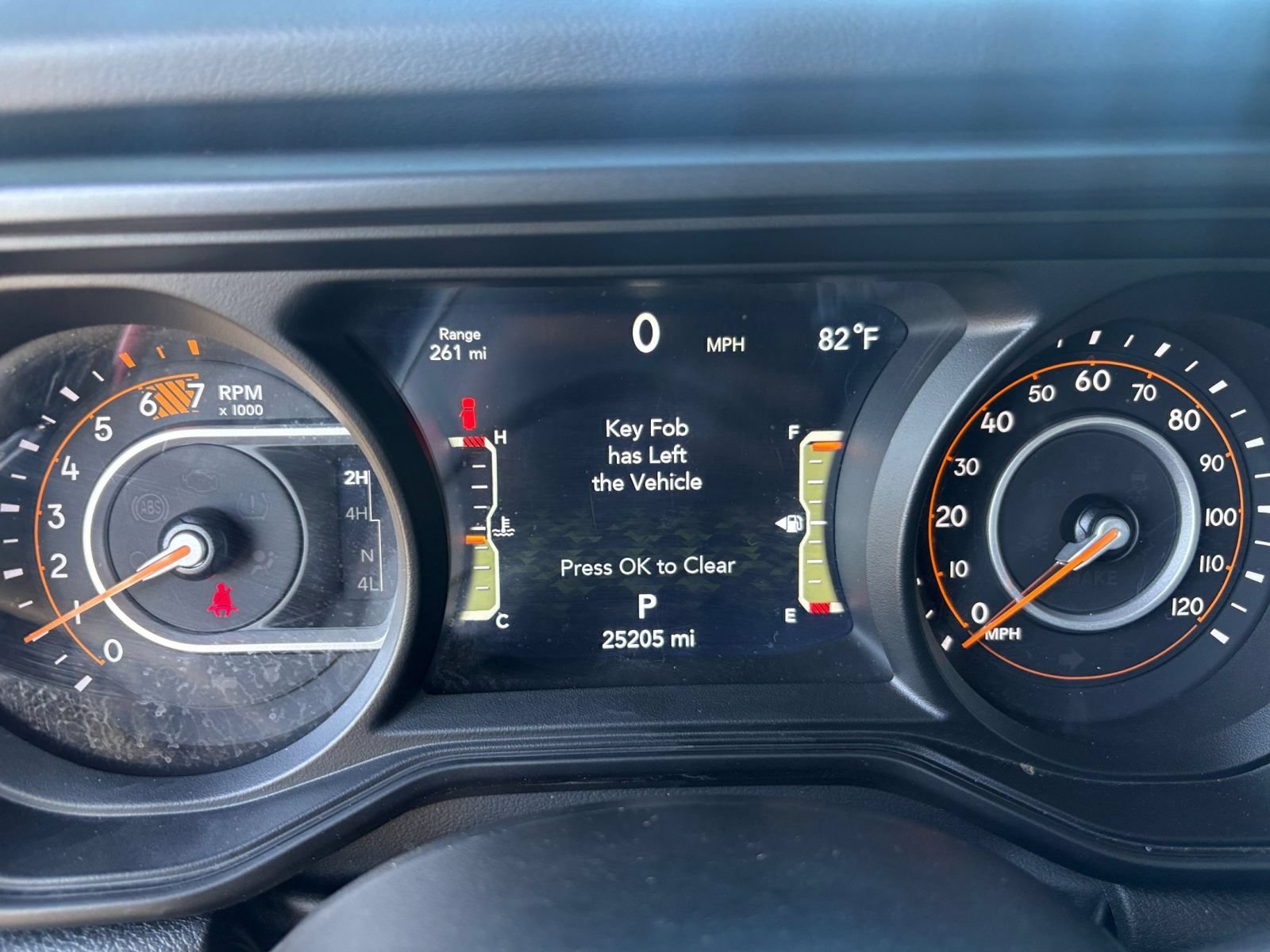 Used 2025 Jeep Wrangler Unlimited Sahara AWD/4WD image 40