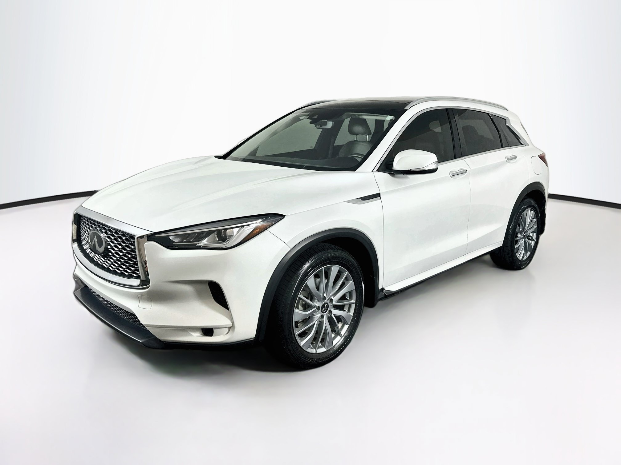 Used 2024 INFINITI QX50 Luxe FWD image 3