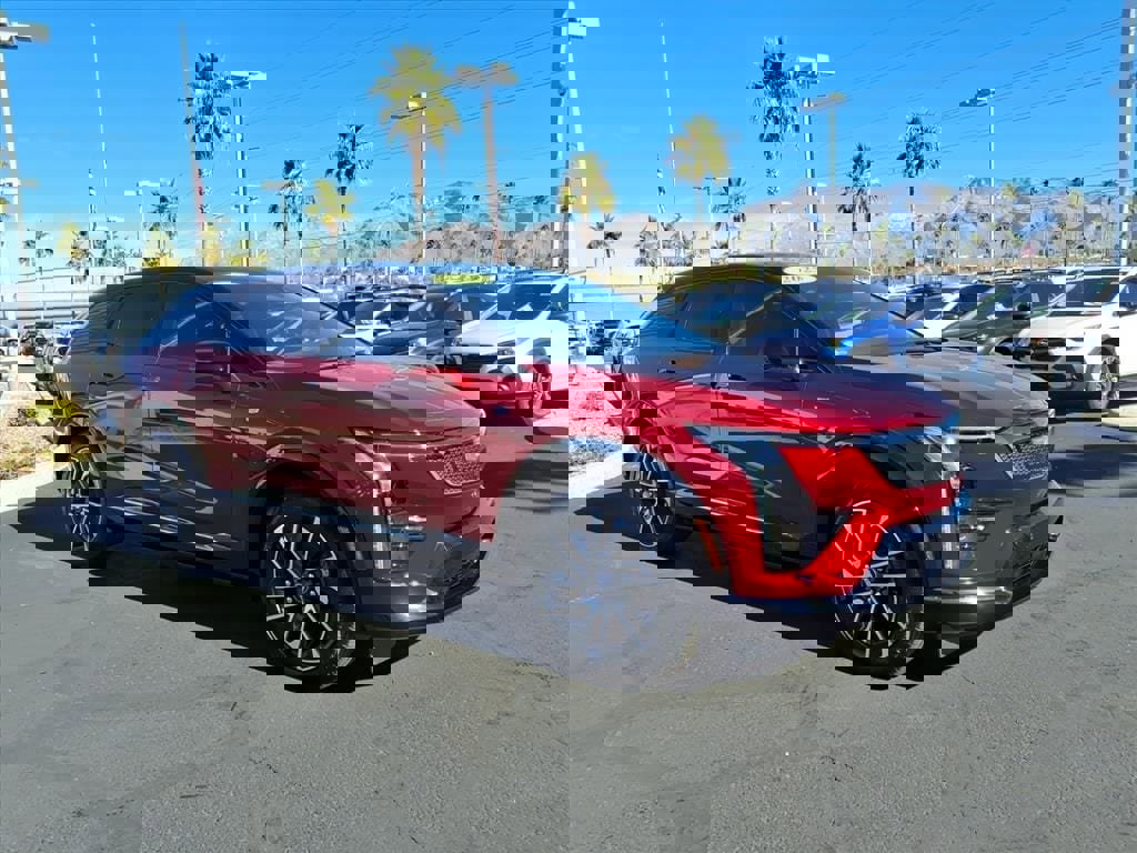 Used 2025 Cadillac Optiq Sport 1 image 32