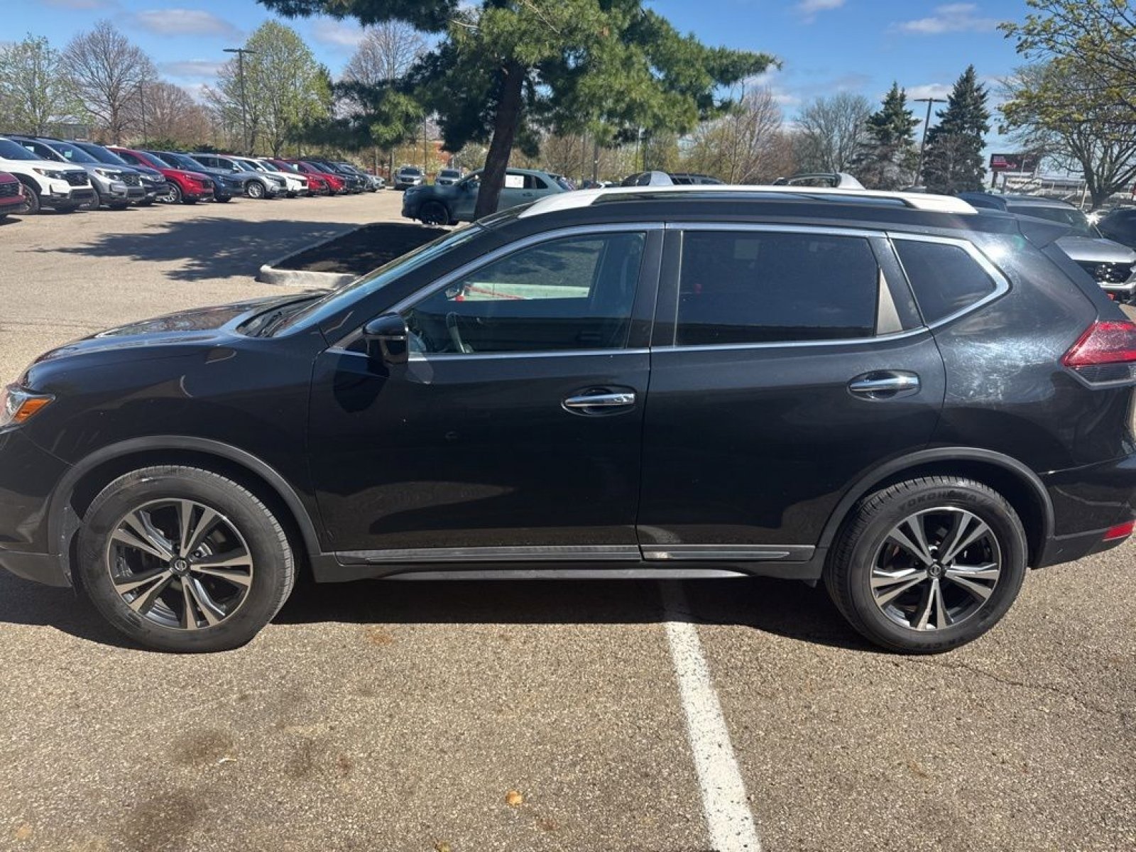Used 2018 Nissan Rogue SL image 4