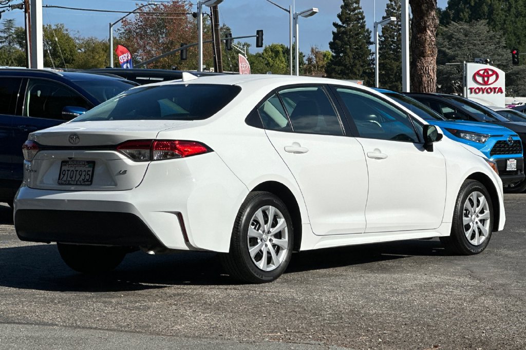Certified 2025 Toyota Corolla LE FWD image 3