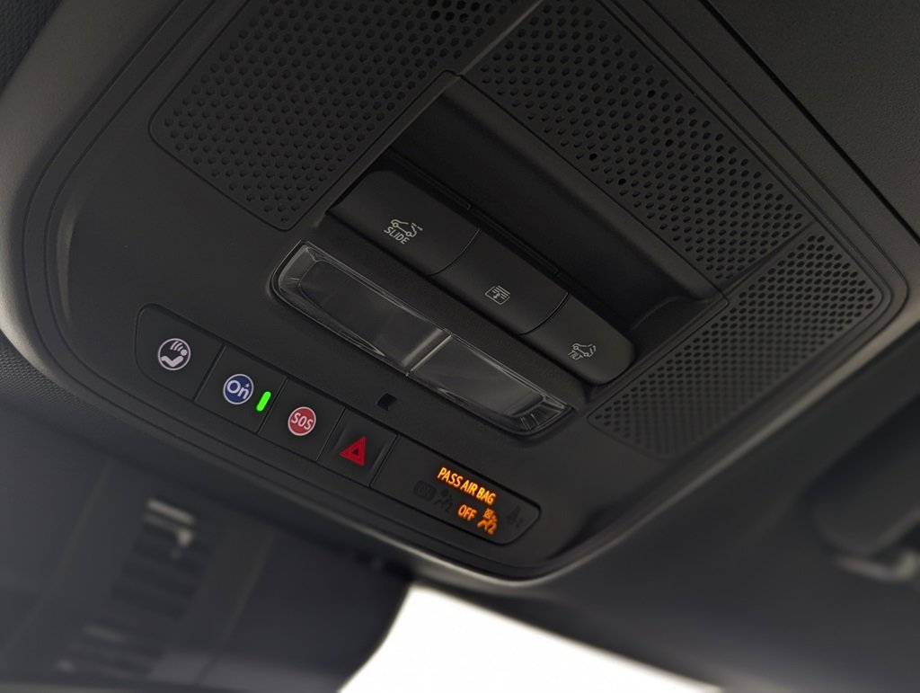 New 2026 Chevrolet Traverse LT w/ Sun and Wheel Package image 28