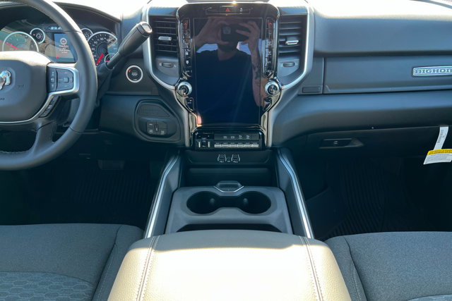 New 2026 RAM 2500 Big Horn AWD/4WD image 13