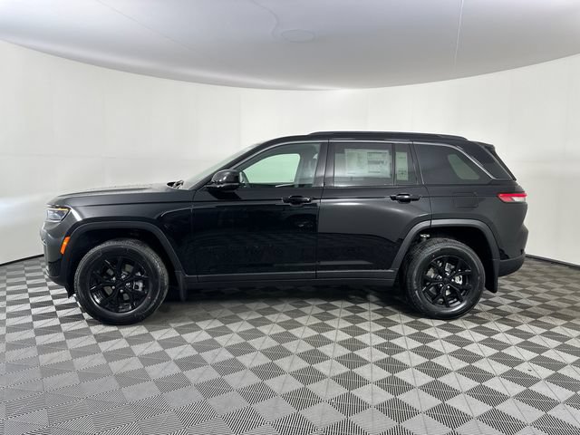 New 2026 Jeep Grand Cherokee Altitude AWD/4WD image 3