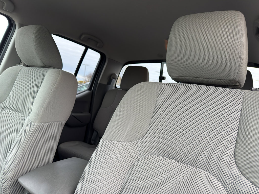 Used 2019 Nissan Frontier SV image 28