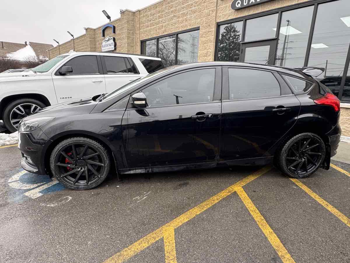 Used 2016 Ford Focus ST image 9