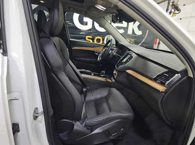 Certified 2024 Volvo XC90 B5 Plus w/ Protection Package Premier AWD/4WD image 13