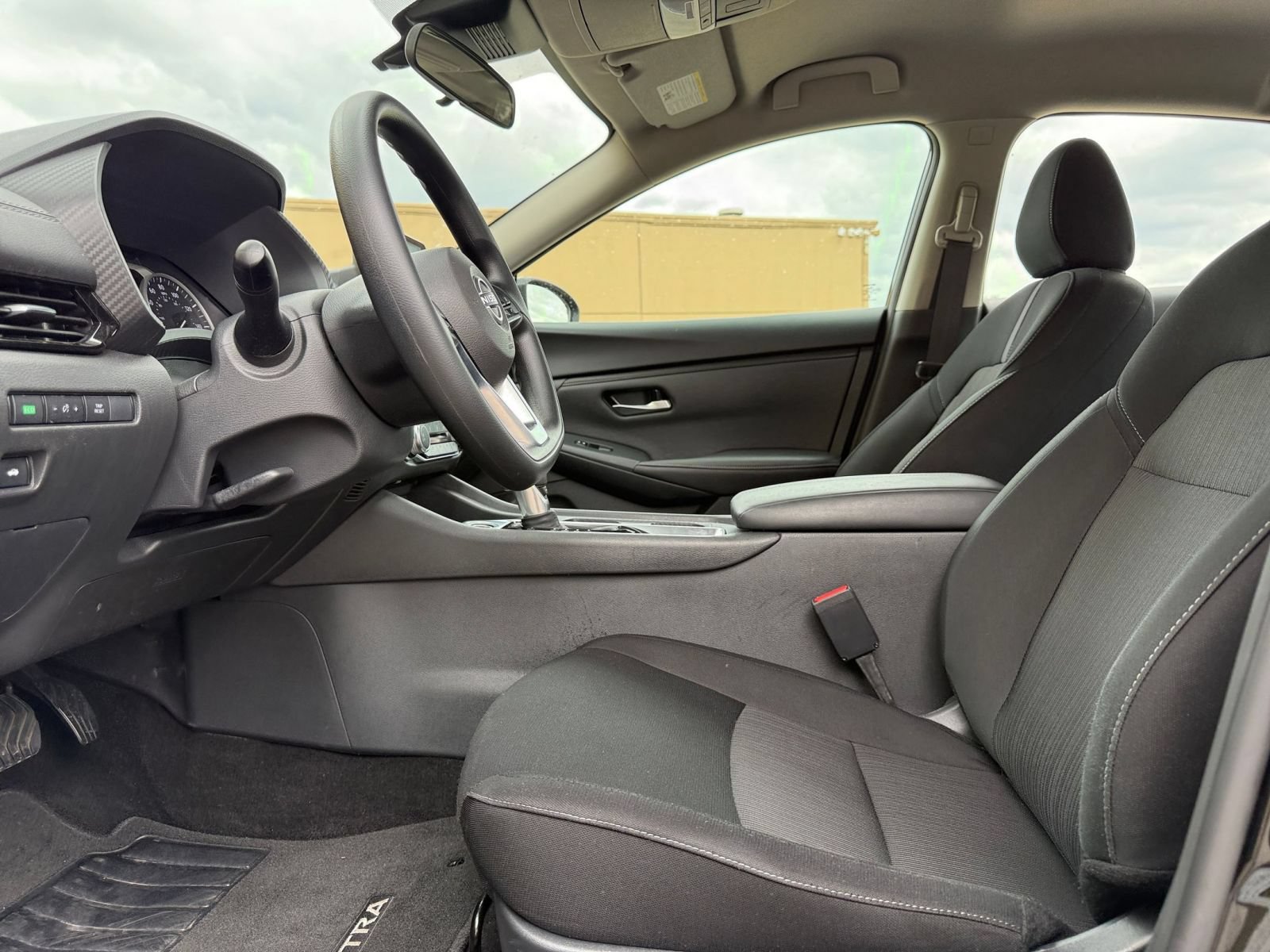 Used 2025 Nissan Sentra SV FWD image 27