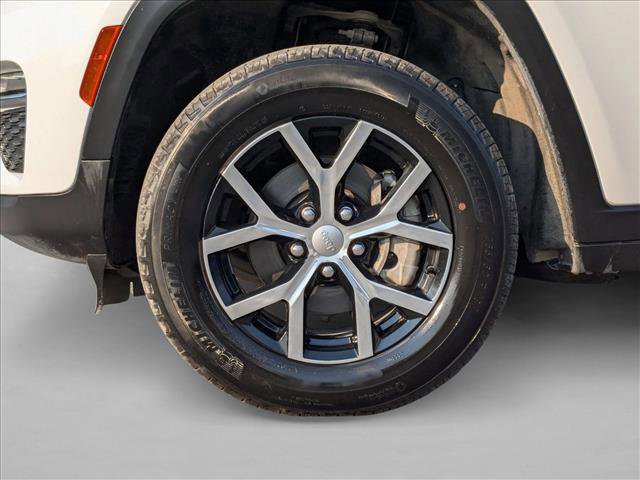 Used 2024 Jeep Grand Cherokee Limited image 25