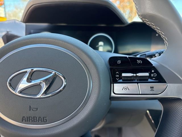 Certified 2023 Hyundai Elantra SEL w/ Convenience Package image 37