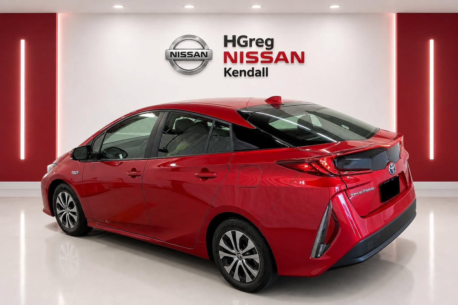Used 2022 Toyota Prius Prime LE FWD image 2
