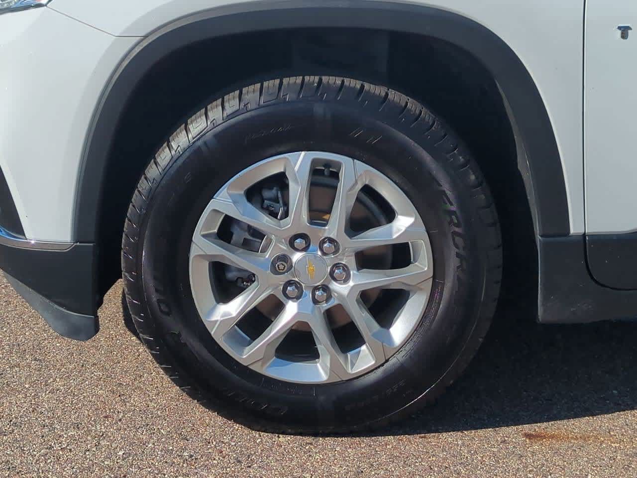 Used 2021 Chevrolet Traverse LT AWD/4WD image 13