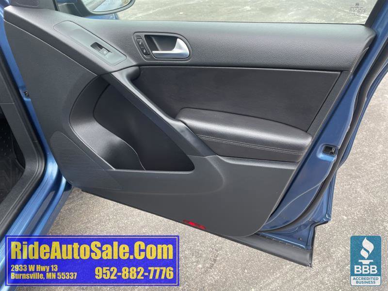 Used 2017 Volkswagen Tiguan S image 13