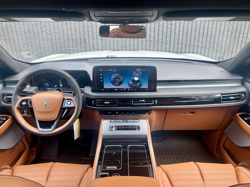 New 2026 Lincoln Aviator Black Label w/ Dynamic Handling Package AWD/4WD image 43