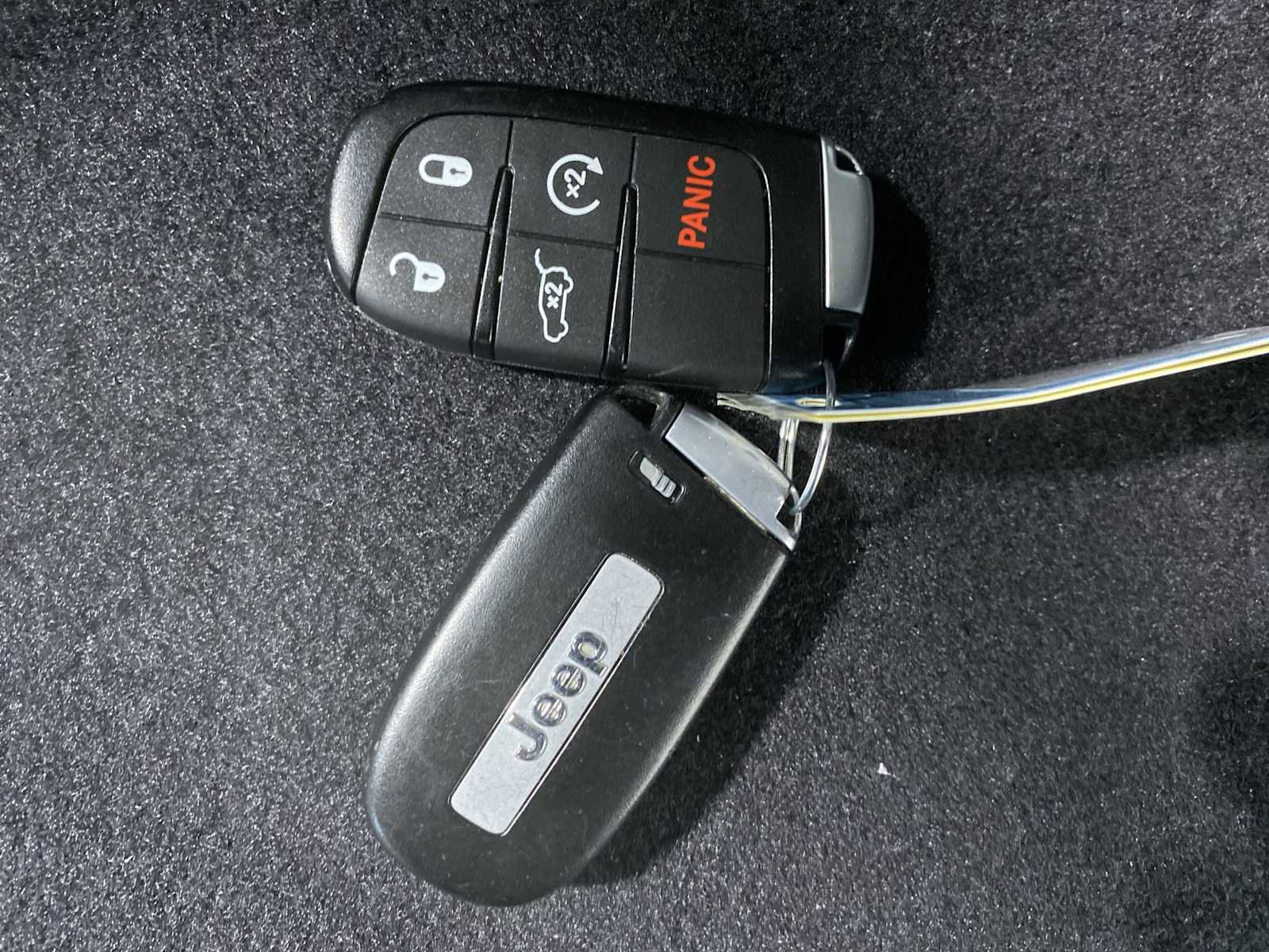 Used 2019 Jeep Grand Cherokee Overland AWD/4WD image 20