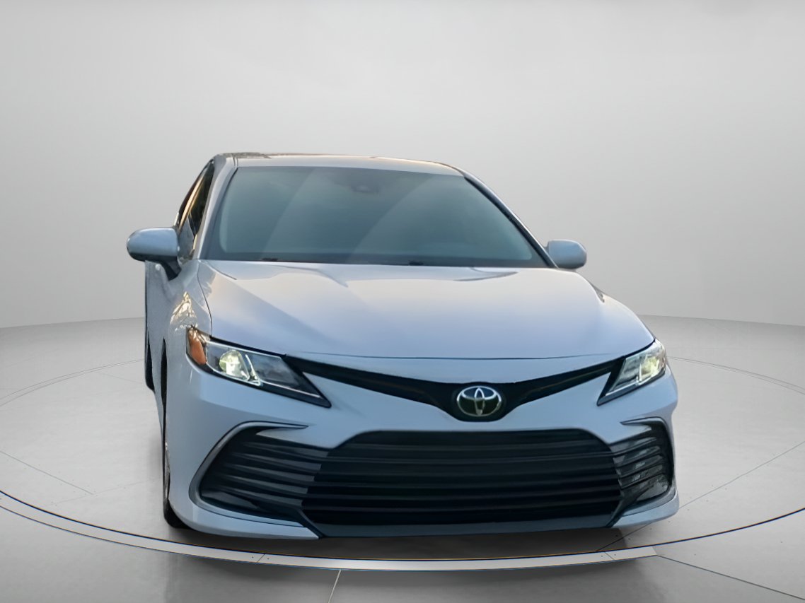 Used 2023 Toyota Camry LE FWD image 5