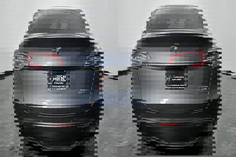 Used 2022 Tesla Model Y Long Range image 9