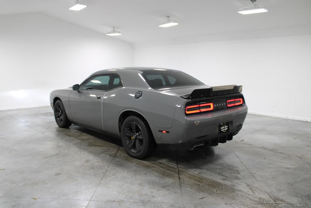 Used 2017 Dodge Challenger SXT image 7