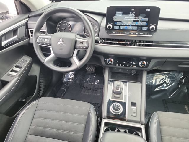 Used 2024 Mitsubishi Outlander SE FWD image 14