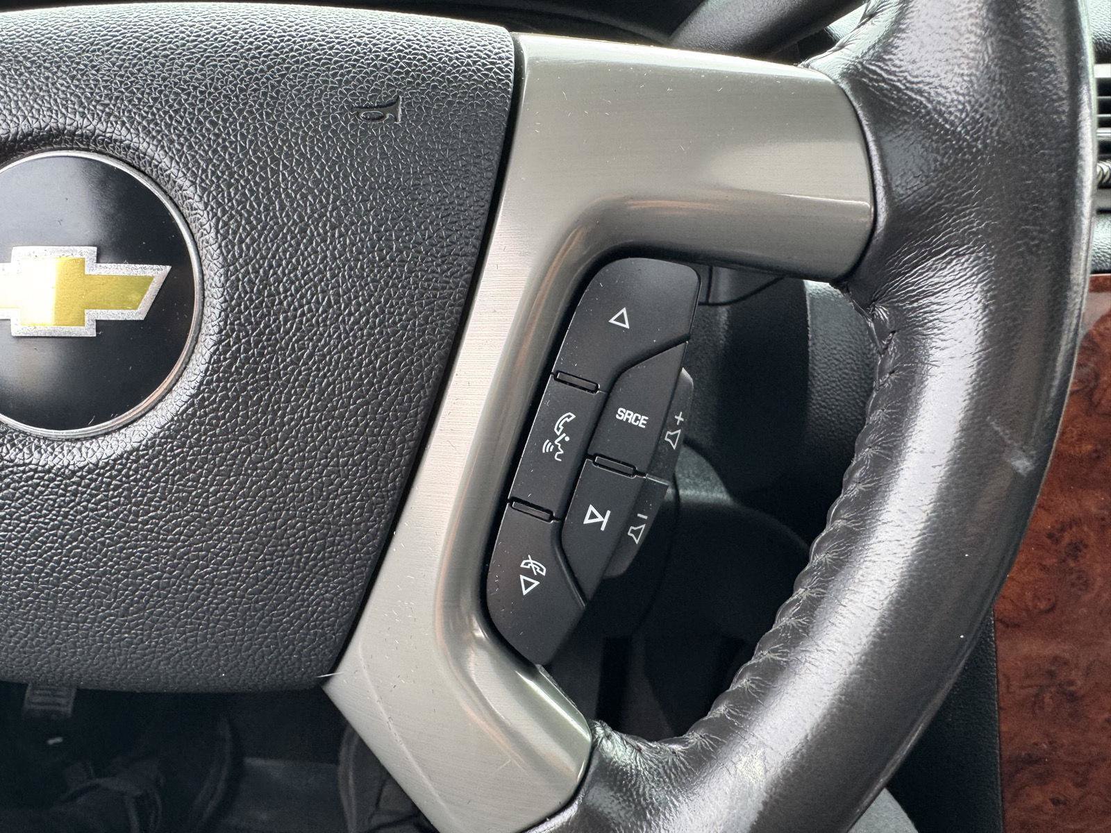 Used 2011 Chevrolet Avalanche LTZ AWD/4WD image 22