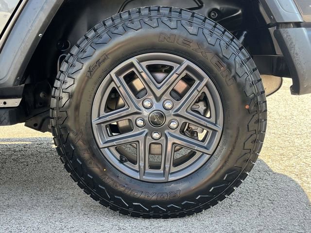 Used 2024 Jeep Wrangler Sport S image 11