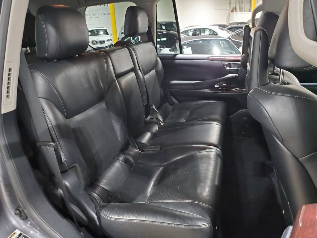 Used 2013 Lexus LX 570 4WD w/ Luxury Pkg image 21