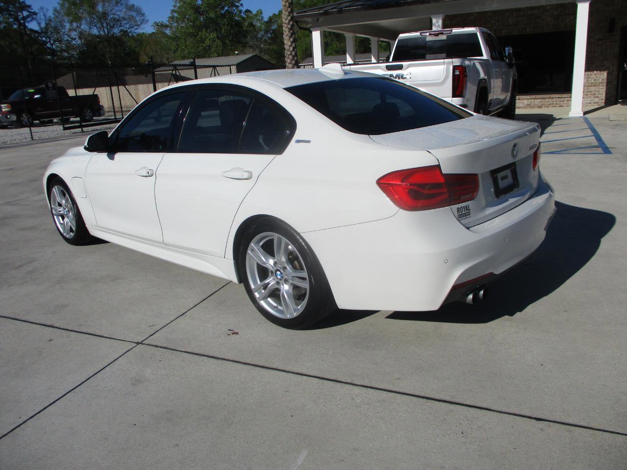 Used 2017 BMW 330e image 3