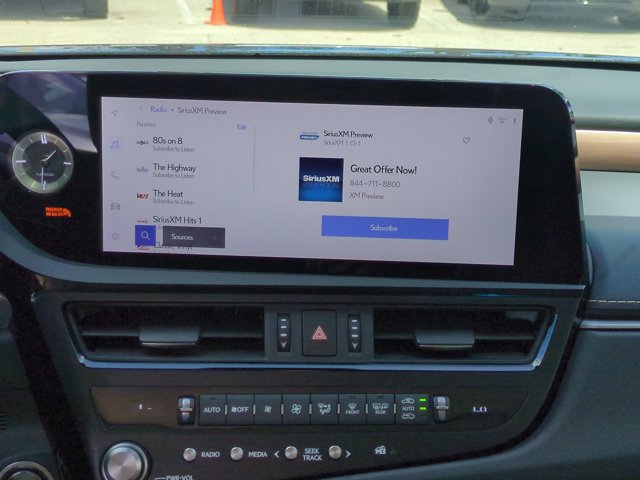 Certified 2025 Lexus ES 300h w/ Technology Package FWD image 17