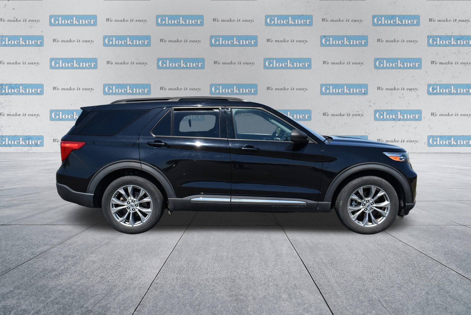 Used 2021 Ford Explorer XLT w/ Equipment Group 202A image 4