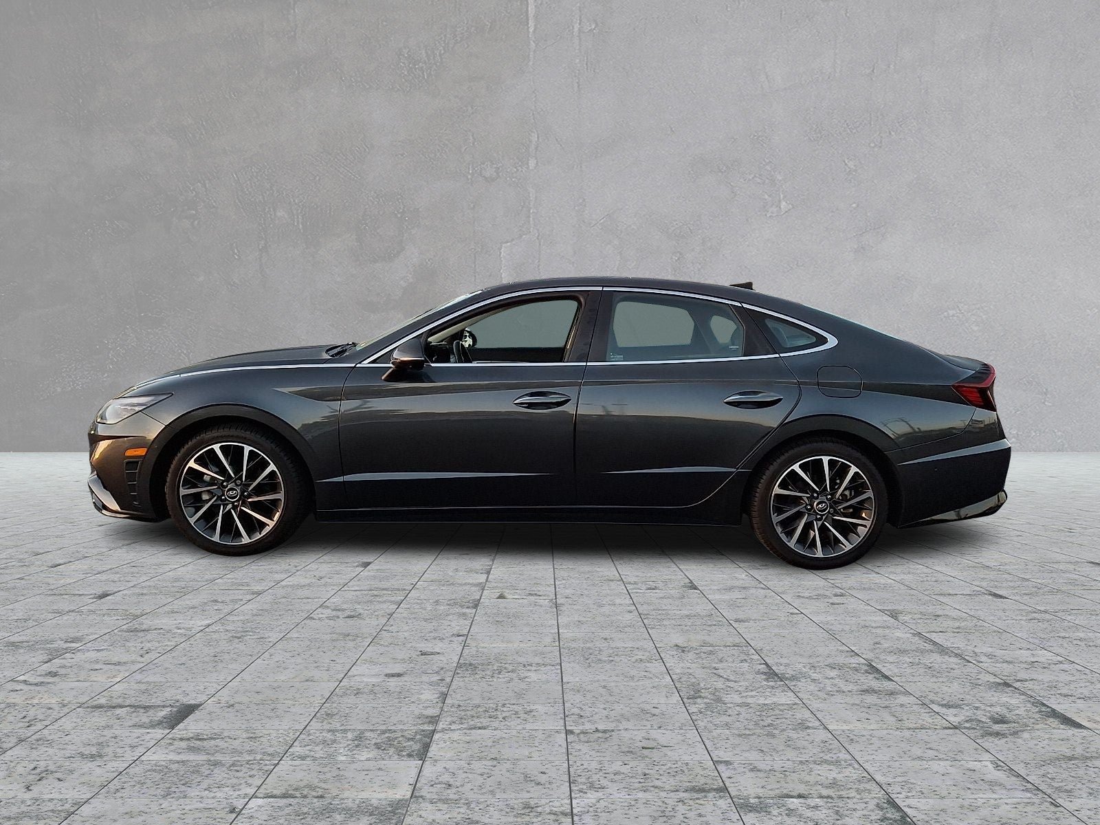 Used 2023 Hyundai Sonata Limited w/ Preferred Accessory Package FWD image 7