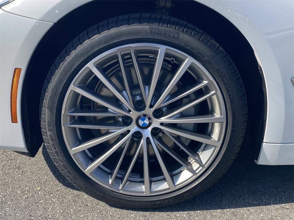 Used 2020 BMW 530i xDrive w/ Premium Package image 12