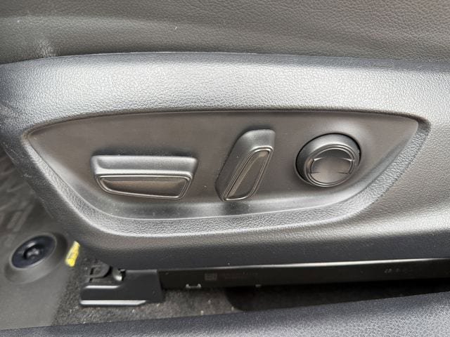 Used 2023 Toyota Camry SE FWD image 24