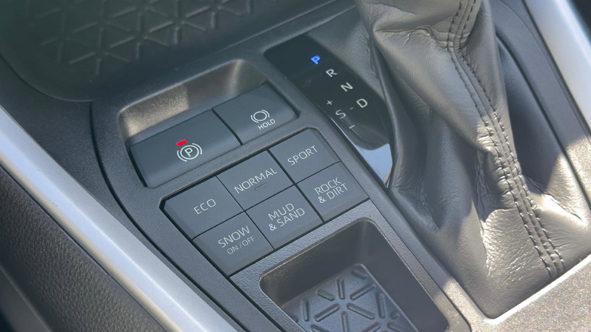 Used 2024 Toyota RAV4 XLE w/ Convenience Package image 20