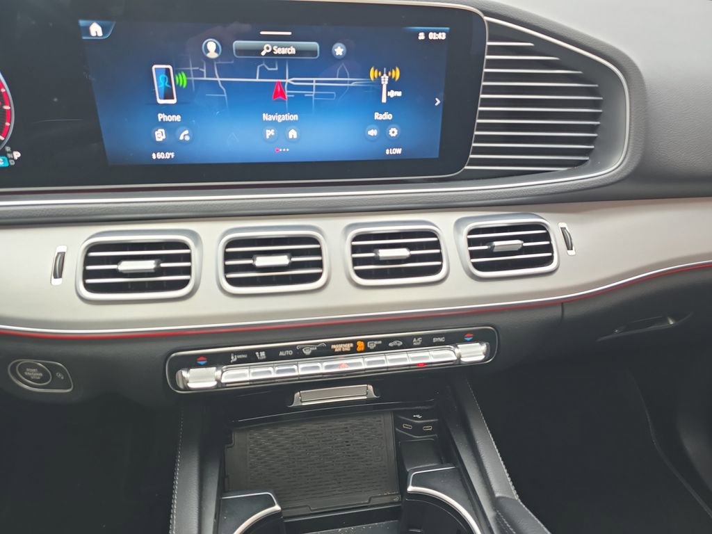 Used 2024 Mercedes-Benz GLE 350 4MATIC image 3