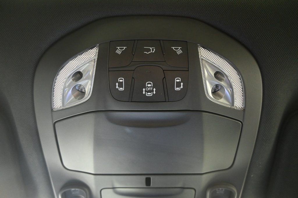 Used 2025 Chrysler Pacifica Select FWD image 31