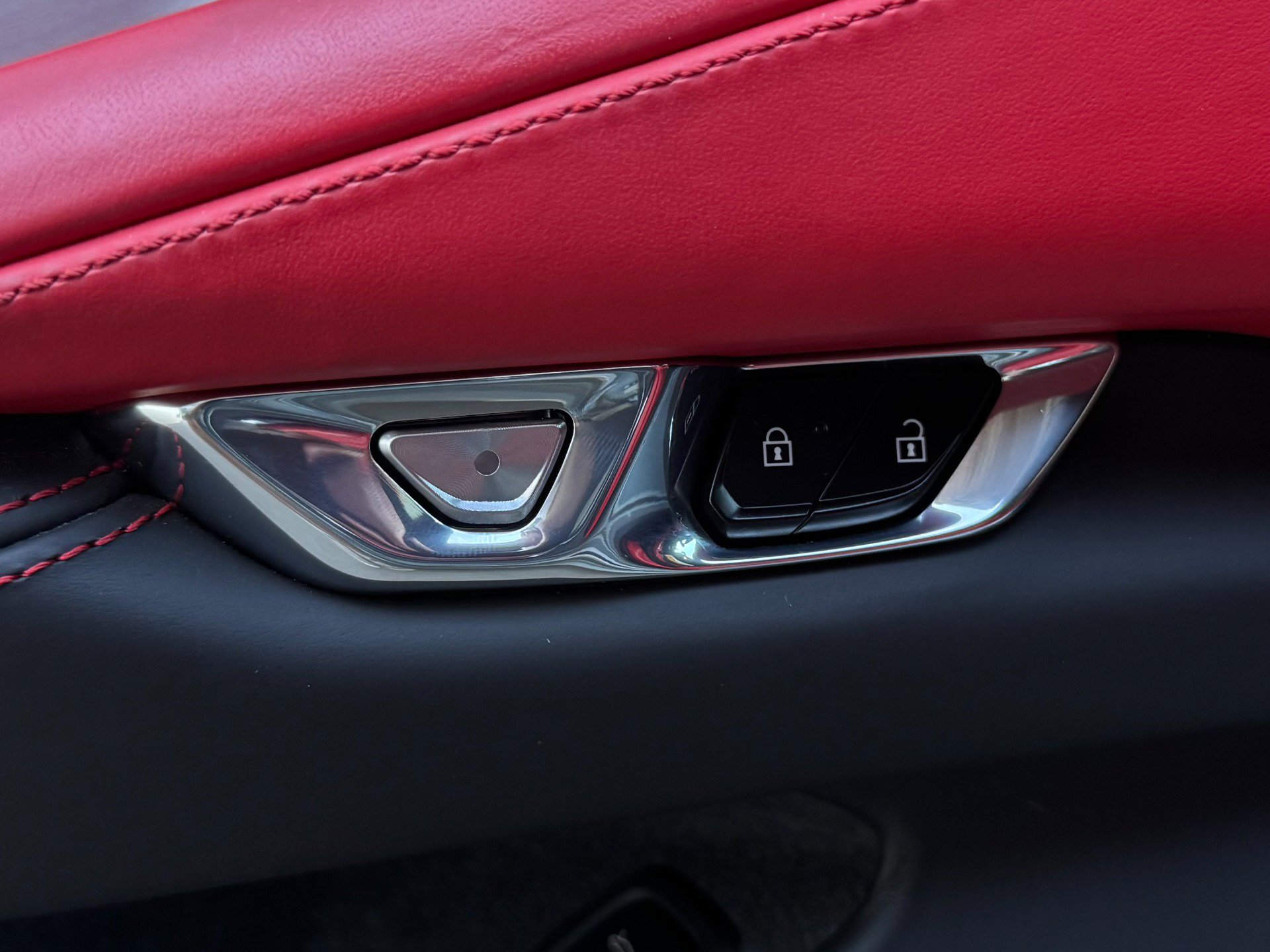 Used 2023 Chevrolet Corvette Stingray Premium Cpe w/ Z51 Performance Package RWD image 76