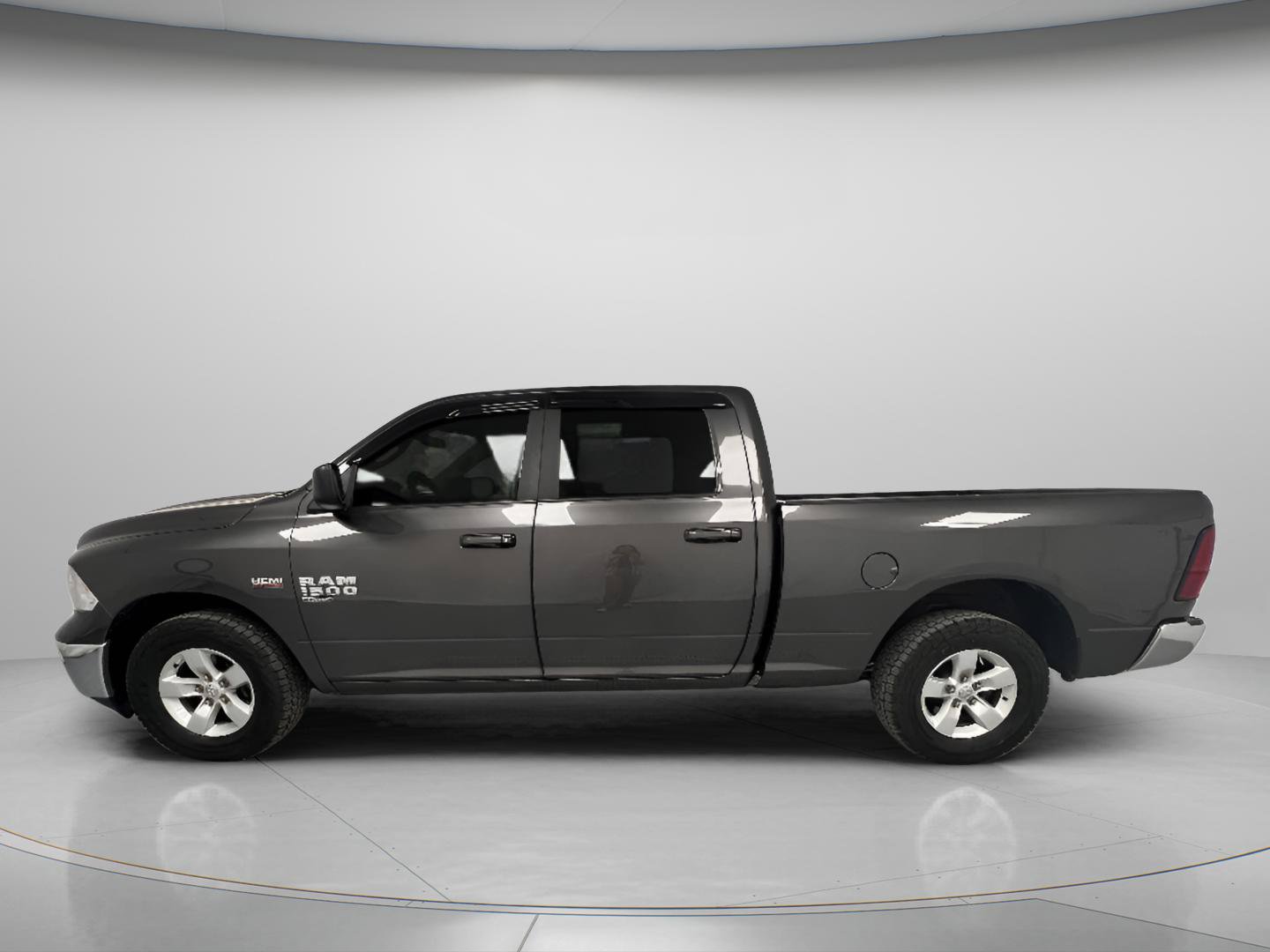Used 2021 RAM 1500 Classic SLT RWD image 5