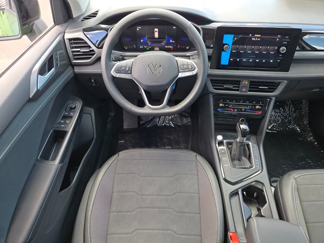 New 2026 Volkswagen Taos SE FWD image 9
