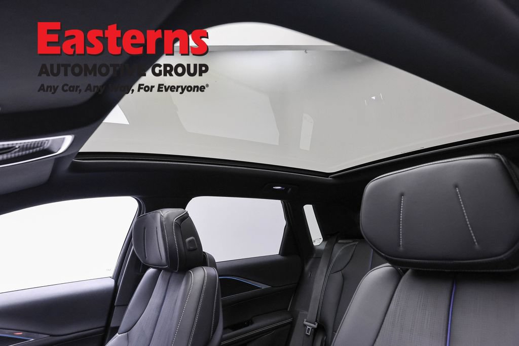 Used 2024 Cadillac Lyriq Luxury RWD image 35