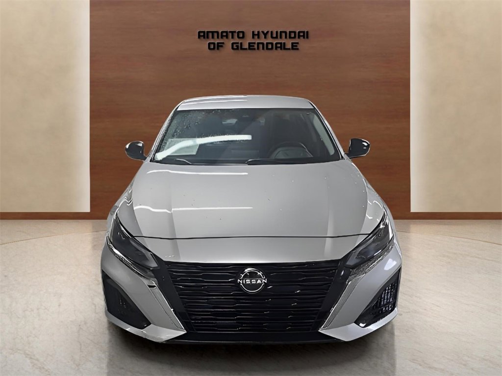 Used 2024 Nissan Altima 2.5 SV image 9