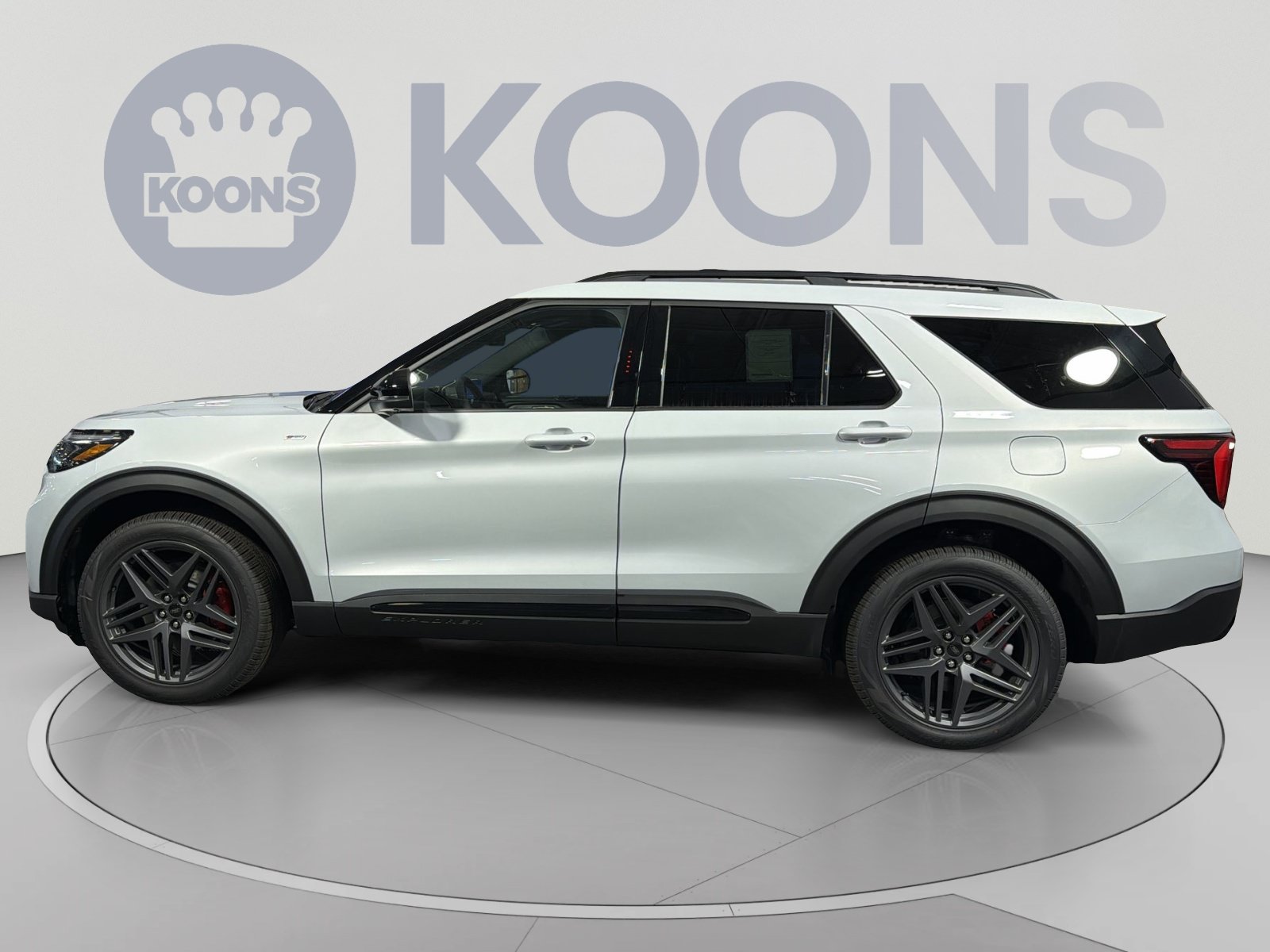 New 2026 Ford Explorer ST-Line w/ ST-Line Street Pack AWD/4WD image 2