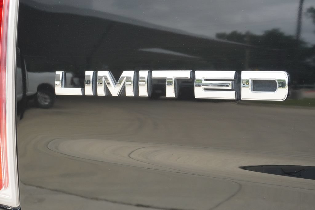 Used 2014 RAM 3500 Laramie Longhorn AWD/4WD image 11