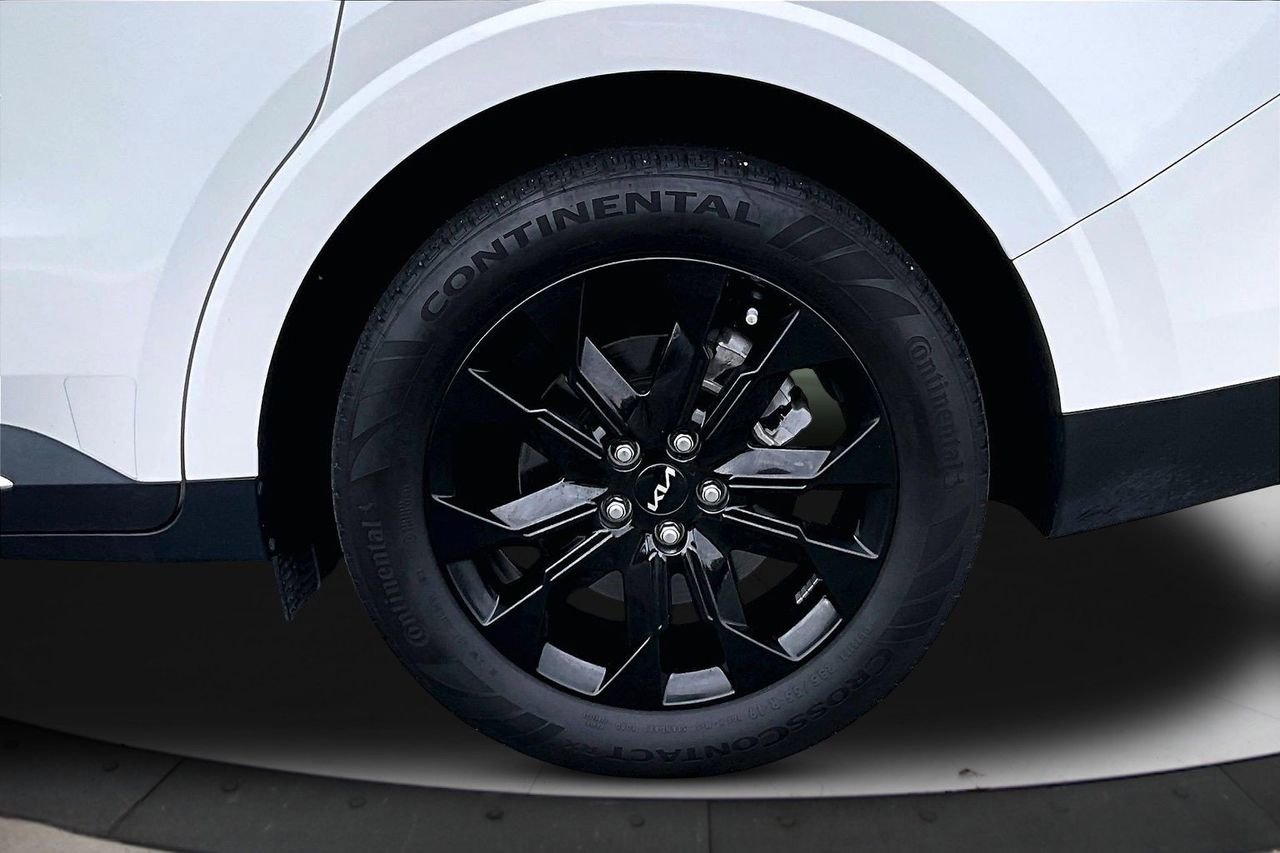 Used 2024 Kia Carnival SX image 36